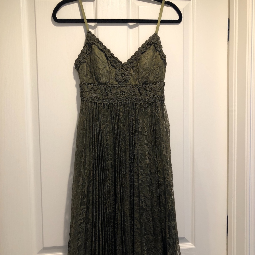 Green Lace Pleated Cocktail Dress